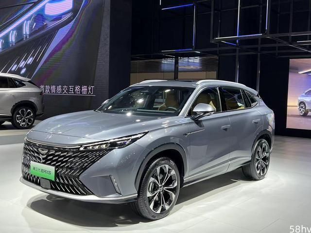 2022广州国际车展：27英寸屏幕造型吸睛，第三代荣威eRX5大显身手