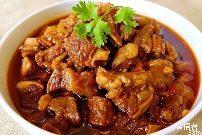 云南美食文化——云南回族的食俗及传统“牛八碗”