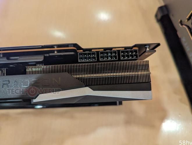微星展示 AMD RX 7900系列显卡：定制设计 PCB，上一代散热方案