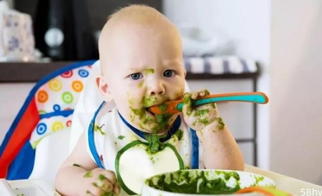 当孩子吃饭的时候，这4件事最好不要做，容易导致悲剧的发生
