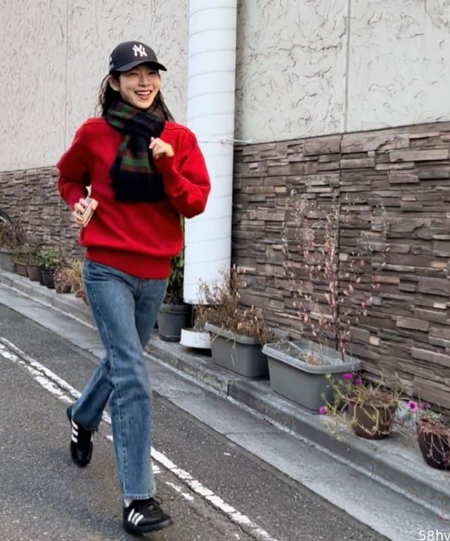笑颜可爱时尚博主ariharamiyuki秋季穿搭 干净素雅的长相真的舒服