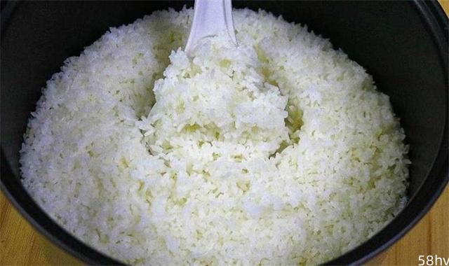 今天才知道，蒸米饭加入3样东西，蒸出来的米饭香甜松软更好吃