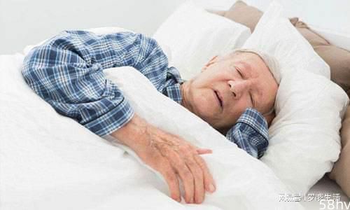 六十岁后每天睡多久合理？有一个黄金范围，睡好了身体才会好