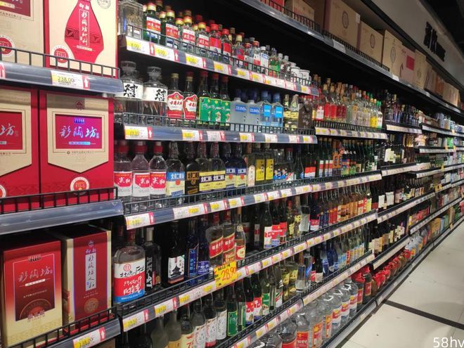 在超市琳琅满目的货架上，如何选酒呢？这3款纯粮酒备受行家喜爱