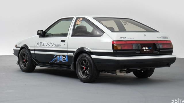 丰田展示基于传奇车型 AE86 的概念改装车，换装两套新能源动力
