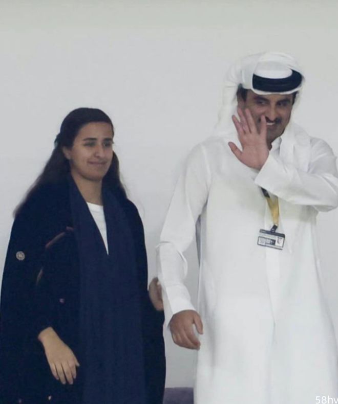卡塔尔国王六个女儿！17岁长女玛雅莎亭亭玉立，两岁幼女长相成谜