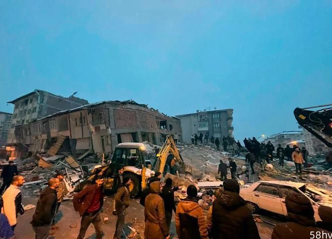 土耳其7.8级地震已造成8千多人遇难，地震预测为何这么难？