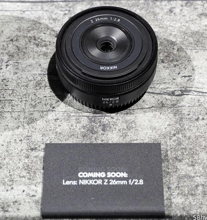 尼康尼克尔 Z 26mm f / 2.8 饼干镜头上架，到手价 3599 元