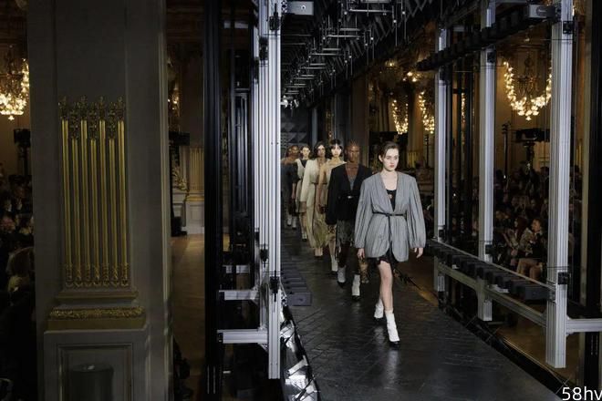 Louis Vuitton的大一号西装，会是刘亦菲的最爱吗？