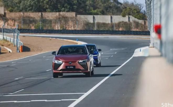 【e汽车】试驾雷克萨斯新能源“双子星”：豪华，是一场人生修为