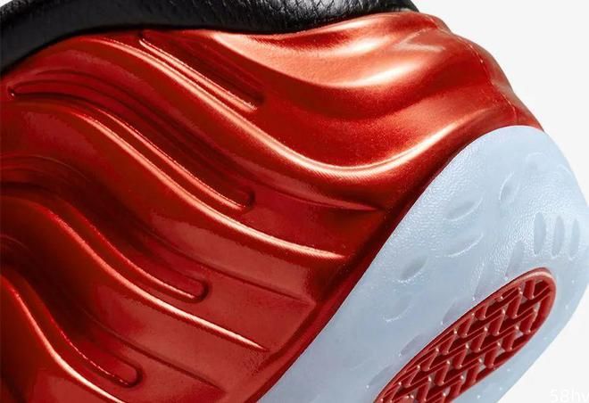 Nike「红喷」即将回归！这个细节不太一样！