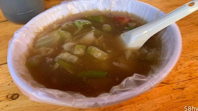 不得不说，西安长乐坡附近早市上卖的肉丸胡辣汤真的超级难喝