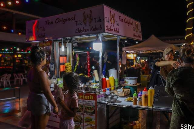 兰塔夜市，食物令人垂涎欲滴，体验泰国美食的好去处