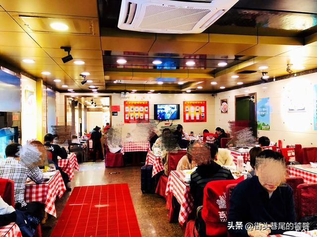 北京这家性价比高的餐厅一开门很快就满座，想吃就得早点去
