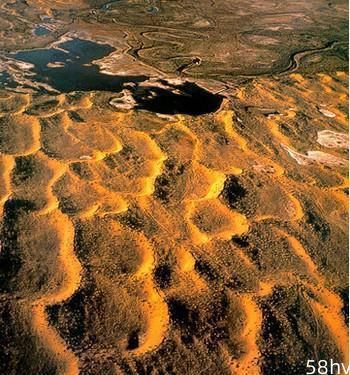 在我国新疆有一处金山银水，金山藏有大量黄金，银水也叫命河？