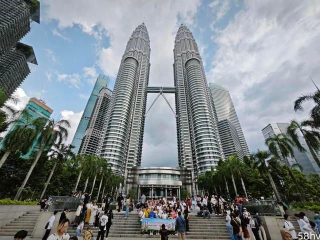 在马来西亚不容错过的地方，不登上这栋楼，简直白来吉隆坡