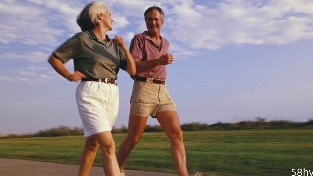 多走路能降血脂吗？建议：过了50岁，这几件事或比运动重要