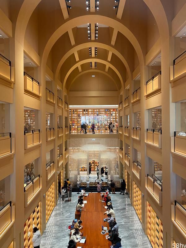 探访大热文化地标徐家汇书院，看图书馆如何激活核心商圈