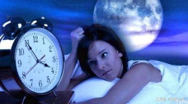 失眠多梦总是睡不够？睡前多做3件事，缓解疲劳，一觉睡到大天亮