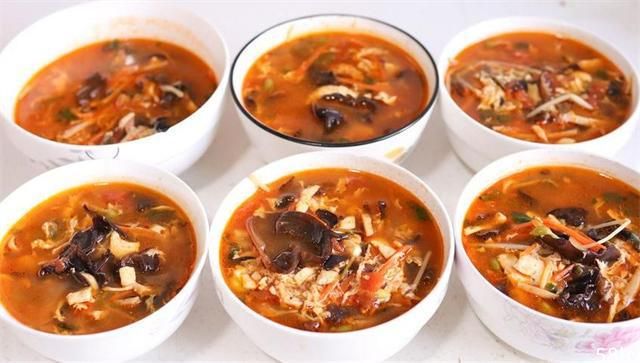 天凉了，给家人多做这道番茄酸汤，汤红味鲜，一次一大锅不够喝