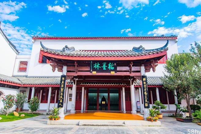 广东潮州有一座颐园，充满南岳风情，是千年古城的一处文化圣地