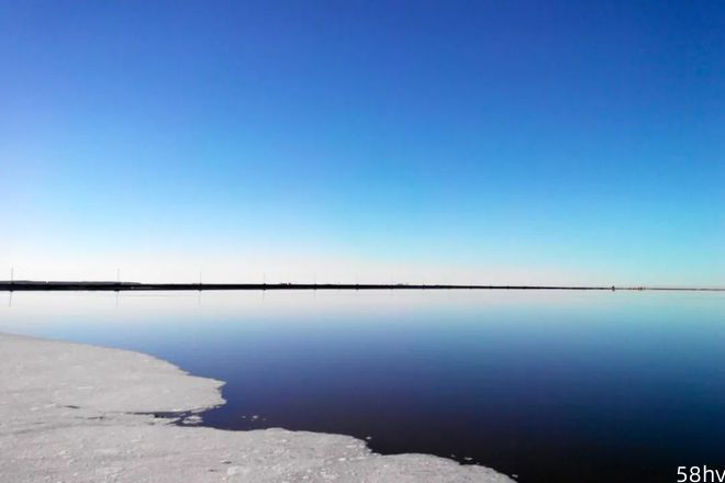 广东妹子独自旅行，从新疆到青海，去格尔木看中国最大的盐湖