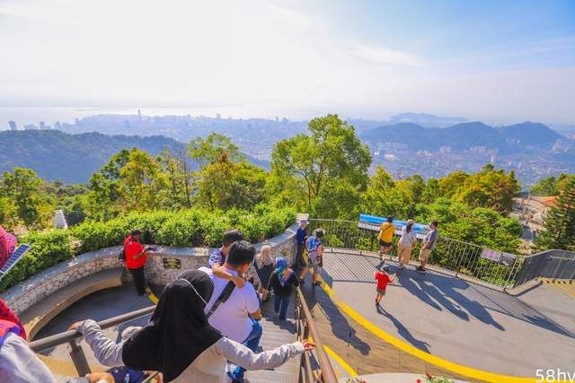 马来西亚最著名的景点之一，槟城升旗山，体验原生态雨林好去处