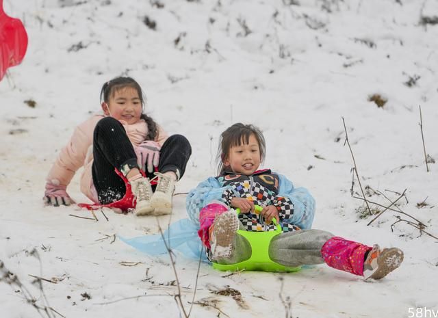 （社会）重庆：冰雪经济催动金佛山冬季旅游实现“开门红”