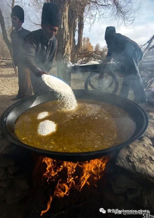 抓饭，江南的稻米新疆的羊肉融合成美味佳肴