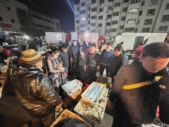 新春佳节需求激增，青岛海货市场日夜连轴转，“大块头”受追捧