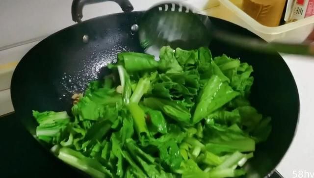 春天，吃菠菜芹菜不如吃它，全身是宝，才1元一斤，鲜嫩美味