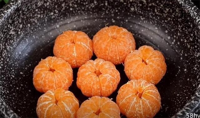 橘子别直接吃了，加入1勺面粉，教你一个新吃法，出锅好看又好吃