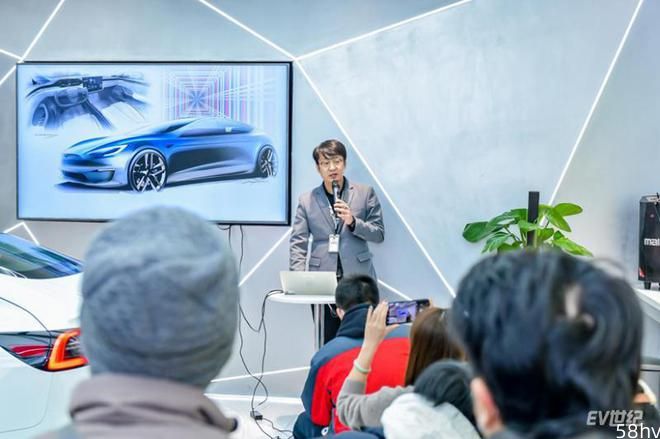 特斯拉Model X Plaid北京巡展完美收官 通州万达站人气爆满