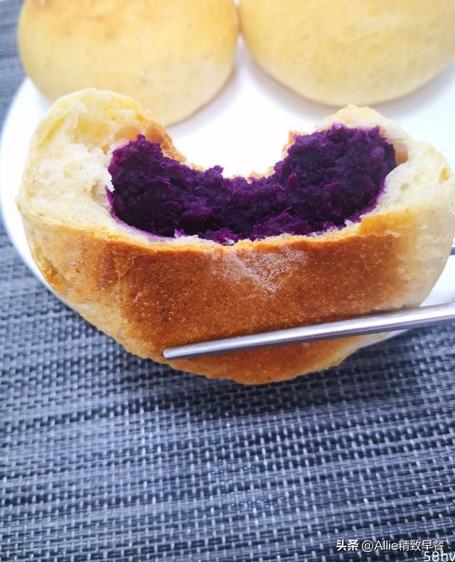 紫薯这样做应该没人不喜欢吧，外酥里软好消化，无糖少油很健康