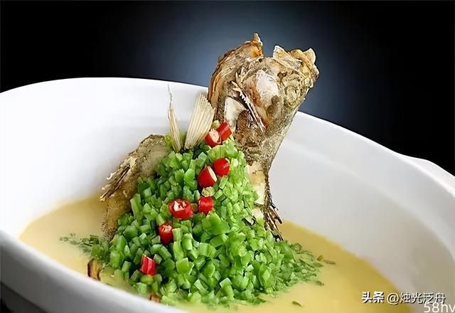 美食推荐：香麻花椒骨、沙姜山茶油焗黄脚立、青椒煨鳜鱼制作方法