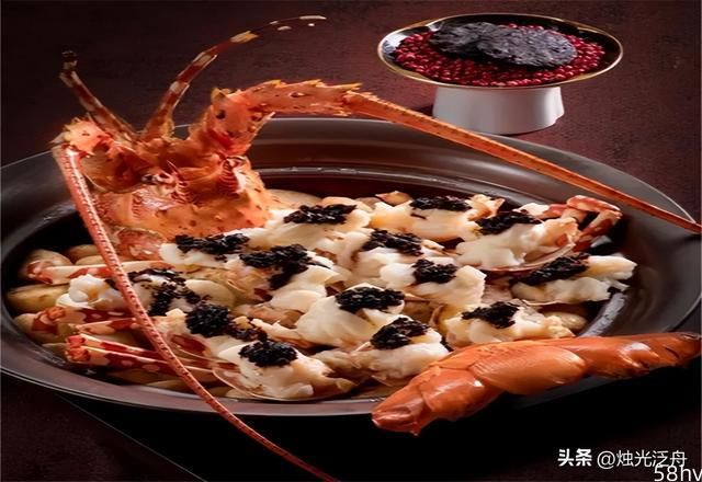 美食推荐：辣椒饼焗龙虾、香草酸汤猪脚汤锅、怪味花生米制作方法