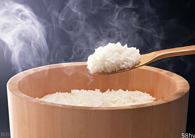蒸米饭，多做2步，饭粒粒分明，嚼劲又好吃，一人一碗还不够