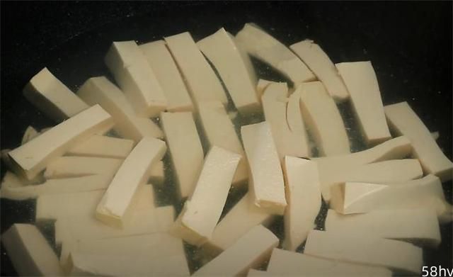 豆腐最好吃的做法，比麻辣豆腐简单，用料家常，一周吃6次都嫌少