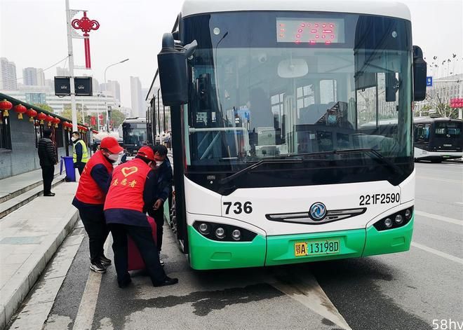 返程高峰来了，武汉公交多举措服务返汉乘客