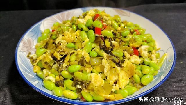 酸菜毛豆炒鸡蛋：这菜小小一粒，营养和下饭都满分！干饭人的最爱