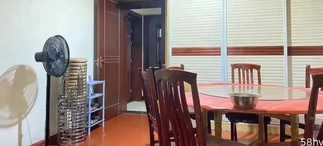 长沙可以坐在老板家里吃饭的店:东升饭店。