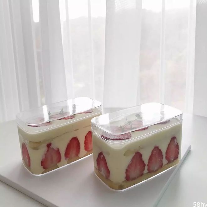 韩国又一家卖草莓蛋糕的火了！火爆ins的草莓盒子蛋糕，到底多少吃？