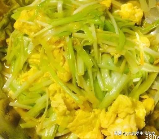 韭黄炒鸡蛋的家常做法，鲜嫩爽口，营养丰富，好吃又下饭