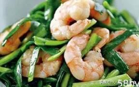 韭菜炒虾仁的简单做法，味道鲜美，韭菜翠绿，看一遍就能学会