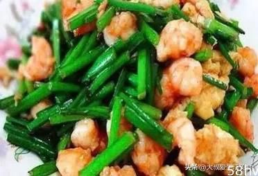 韭菜炒虾仁的简单做法，味道鲜美，韭菜翠绿，看一遍就能学会